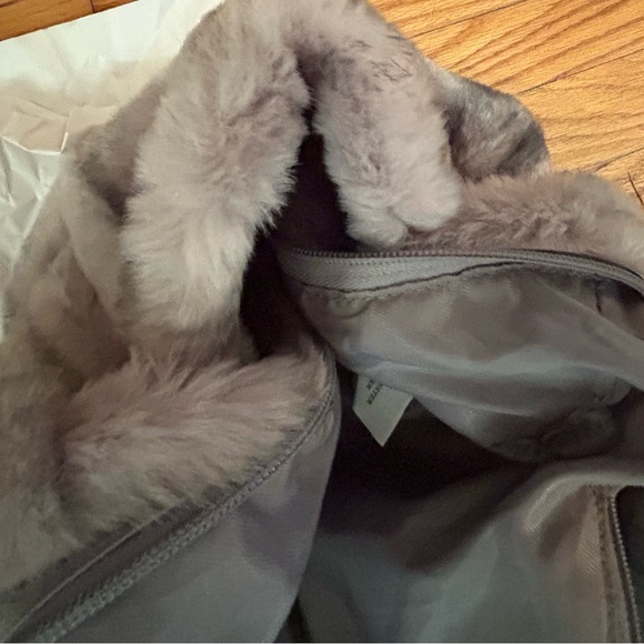 Large gray mixed with black faux fur handbag - Picture 6 of 7